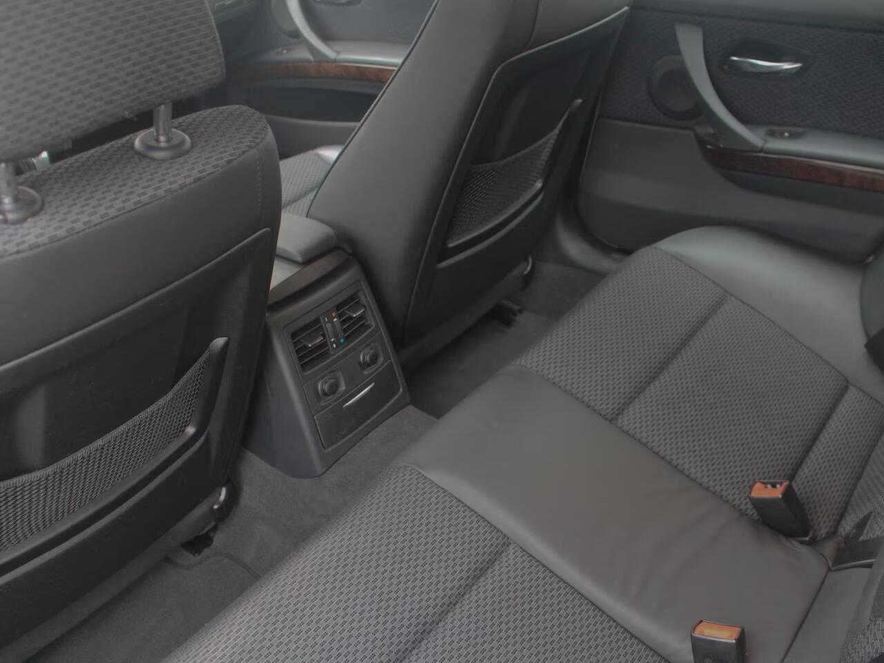 Autoservice Bas Stalpers BMW 3-serie Touring - 325i High Executive LCI volledig onderhouden