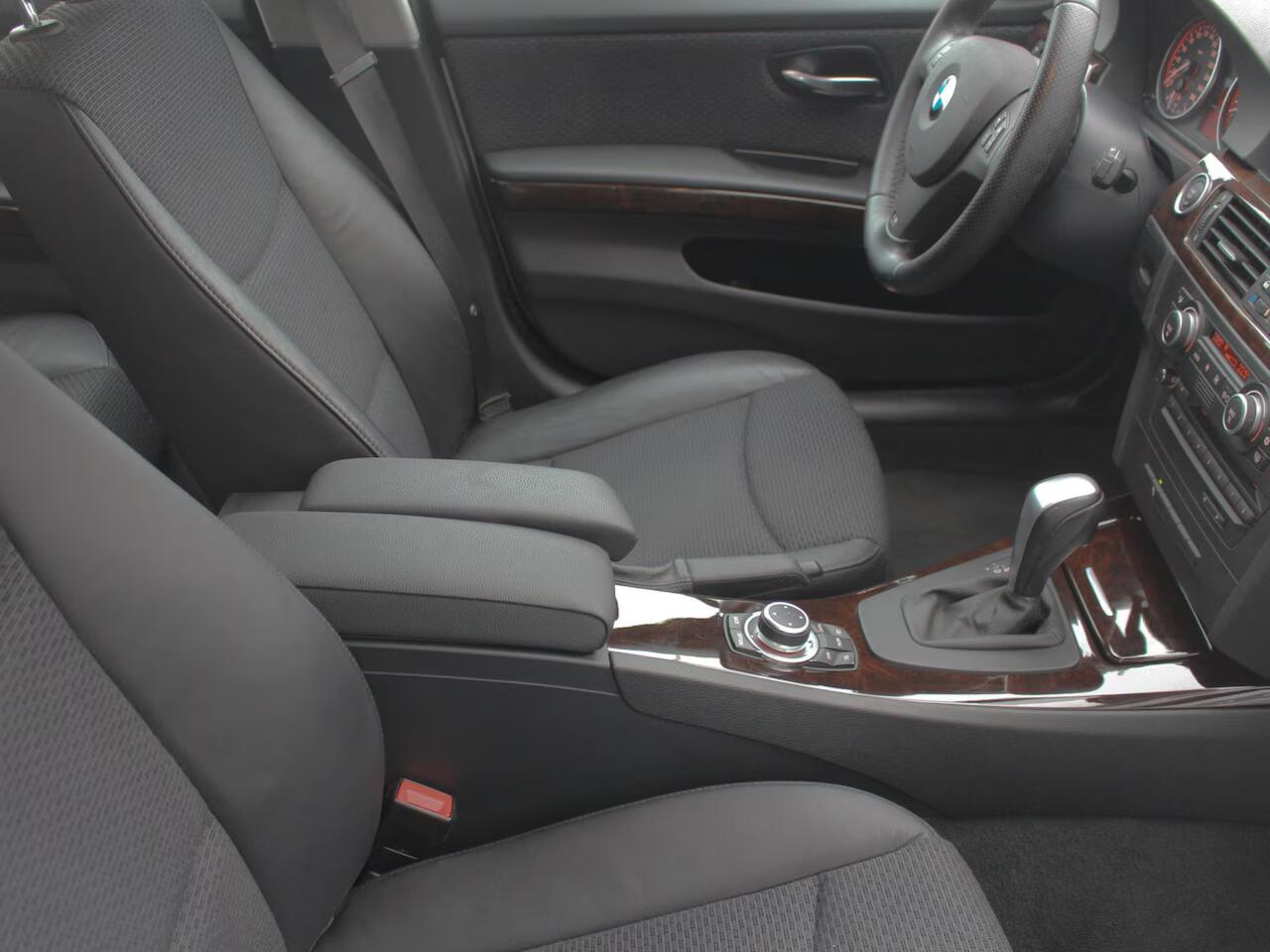 Autoservice Bas Stalpers BMW 3-serie Touring - 325i High Executive LCI volledig onderhouden