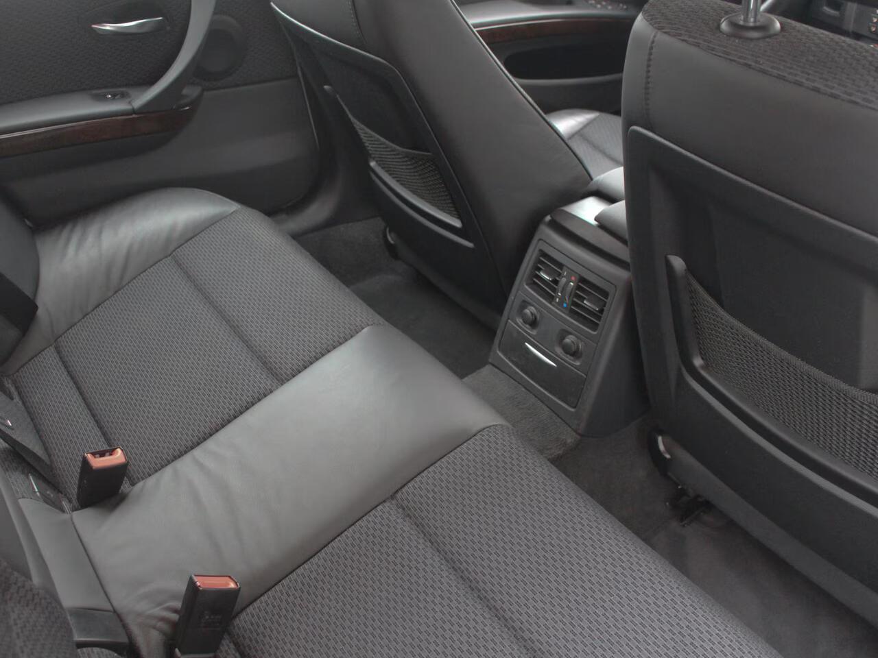 Autoservice Bas Stalpers BMW 3-serie Touring - 325i High Executive LCI volledig onderhouden