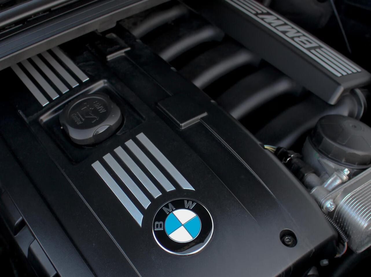 Autoservice Bas Stalpers BMW 3-serie Touring - 325i High Executive LCI volledig onderhouden