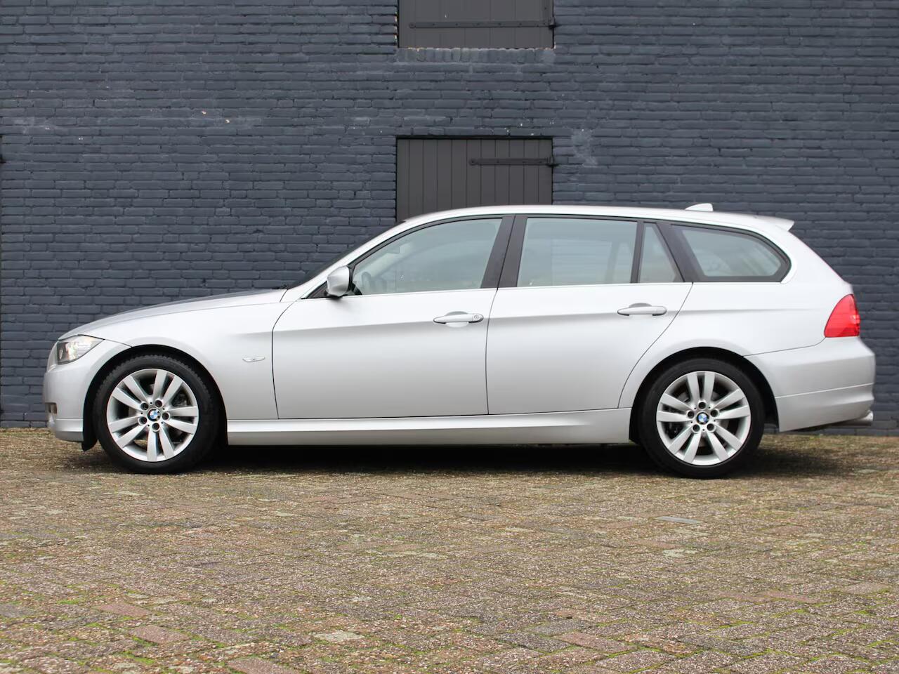 Autoservice Bas Stalpers BMW 3-serie Touring - 325i High Executive LCI volledig onderhouden